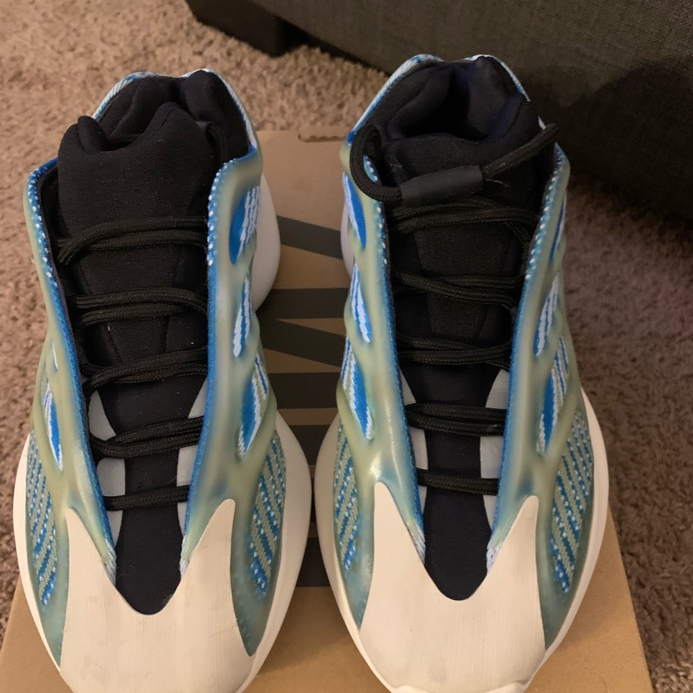 Yeezy by adidas size 6